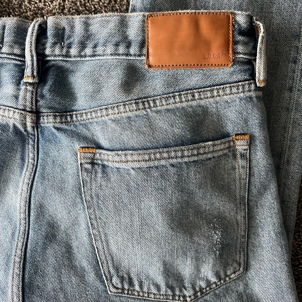 H&M Light Blue Tapered Jeans with Raw Edge - Picture 3 of 11